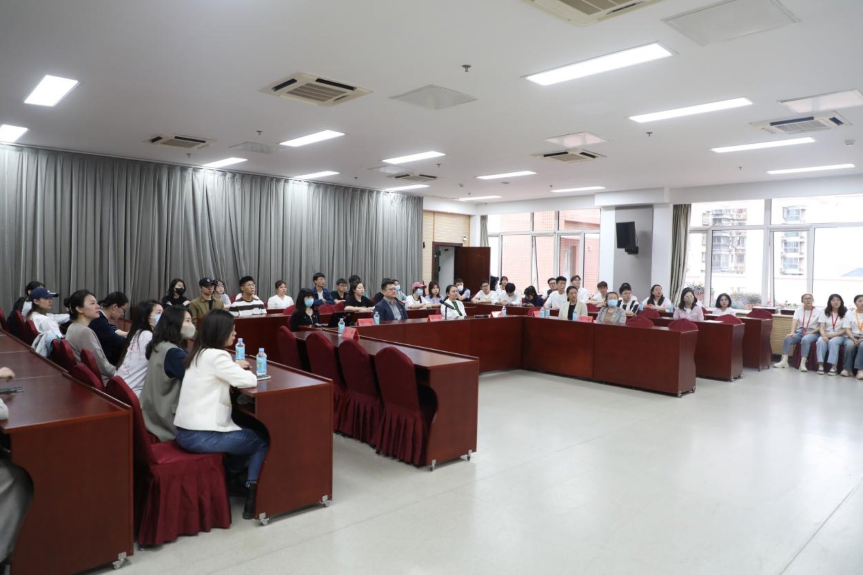 弘扬雷锋精神，建设美丽国戏——雷锋志愿活动分享会成功举办